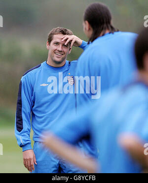 Michael Owen d'Angleterre lors d'une séance d'entraînement à Carrington, Manchester, le mardi 11 octobre 2005, avant leur match de qualification contre la Pologne demain soir. APPUYEZ SUR ASSOCIATION photo. Le crédit photo devrait se lire: Martin Rickett/PA. Banque D'Images