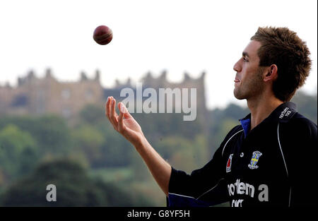 Le Bowler de Durham Liam Plunkett au County Ground, Chester-le-Street, le jeudi 20 octobre 2005. Plunkett a été sélectionné pour rejoindre l'équipe d'Angleterre pour la tournée au Pakistan. Regardez l'histoire des PA. APPUYEZ SUR ASSOCIATION photo. Le crédit photo devrait se lire: Owen Humphreys/PA. Banque D'Images