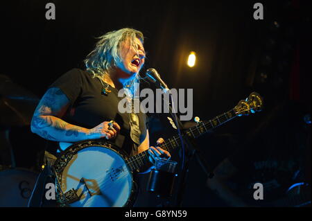 Berlin, Allemagne. 29 Juin, 2016. La chanteuse américaine elle roi spectacle du Lido à Belrin, Allemagne. Le 28 juin 2016. pas de droit de licence ou reproduire le matériel à des fins publicitaires ou commerciales | conditions dans le monde entier/alliance Photo © dpa/Alamy Live News Banque D'Images