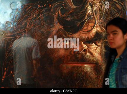 Francfort, Allemagne. 29 Juin, 2016. Personnes visitent une exposition d'oeuvres d'art par caricaturiste allemand Sebastian Krueger à la caricature Museum Frankfurt à Francfort, Allemagne, le 29 juin 2016. L'exposition durera jusqu'au 30 octobre. © Luo Huanhuan/Xinhua/Alamy Live News Banque D'Images