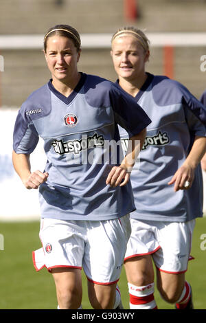 Soccer - Women's National FA Premier League Cup - Deuxième tour - Charlton Athletic v Portsmouth - Glyn Hopkin Stadium Banque D'Images