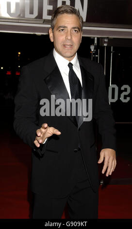 L'écrivain, le réalisateur et la star du film George Clooney arrive pour le gala de "bonne nuit et bonne chance", la nuit de clôture du Times BFI London film Festival, à l'Odeon Leicester Square, centre de Londres, le jeudi 3 novembre 2005. Voir PA Story Clooney. APPUYEZ SUR ASSOCIATION photo. Le crédit photo devrait se lire: Yui Mok/PA Banque D'Images