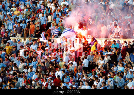 Football - Coupe du Monde 2006 Qualifications - Play Off Première étape - Uruguay v Centenario Stadium - Australie Banque D'Images