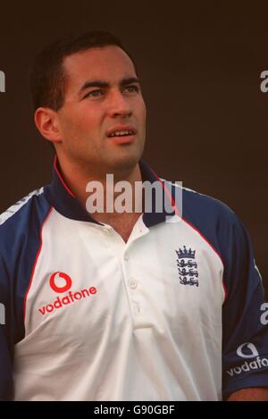 Cricket - Trophée Sharjah Champions - filets d'Angleterre. Adam Hollioake, capitaine d'Angleterre Banque D'Images