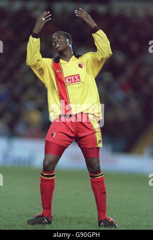 Soccer - Littlewoods FA Cup troisième tour Replay - Sheffield mercredi v Watford. Gifton Noel-Williams, de Watford, se jette les mains Banque D'Images