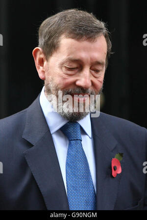 David Blunkett quitte son domicile du centre de Londres pour travailler, le mercredi 2 novembre 2005. Le ministre des travaux et des pensions est saisi ce matin du Comité du travail et des pensions à la Chambre des communes . Voir PA Story POLITICS Blunkett PRESS ASSOCIATION photo. Le crédit photo doit être lu par Chris Young/PA Banque D'Images