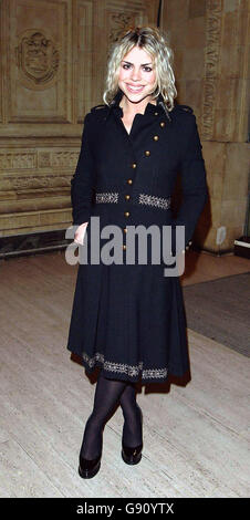 Billie Piper, qui joue Rose Tyler chez le Dr qui arrive aux National Television Awards 2005 (NTA), au Royal Albert Hall, centre de Londres, le mardi 25 octobre 2005. Voir PA Story SHOWBIZ Awards. APPUYEZ SUR ASSOCIATION photo. Le crédit photo devrait se lire comme suit : Ian West/PA Banque D'Images