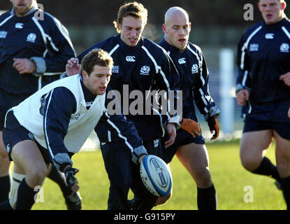 Sean Lamont en Écosse lors d'une session d'entraînement au stade Murrayfield, à Édimbourg, le jeudi 17 novembre 2005, en prévision de leur match international contre les Samoa, dimanche.APPUYEZ SUR ASSOCIATION photo.Le crédit photo devrait se lire comme suit : David Cheskin/PA. Banque D'Images