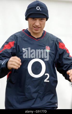 Matt Dawson, de l'Angleterre, lors d'une séance d'entraînement au parc Pennyhill, à Bagshot, le mercredi 23 novembre 2005, en prévision de leur match international contre les Samoa à Twickenham, samedi. APPUYEZ SUR ASSOCIATION photo. Le crédit photo devrait se lire : Sean Dempsey/PA. Banque D'Images