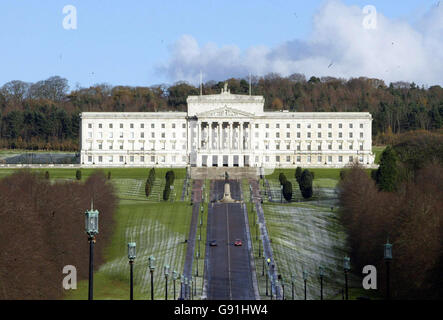 La route menant au domaine de Stormont, à l'est de Belfast, le lundi 28 novembre 2005, où le cortège funéraire de George Best se fera ce samedi avant un service dans les édifices du Parlement. On s'attend à ce que des milliers de fans bordent les rues du domaine de Creggagh samedi, où vit le père de George Best, Dickie. Voir PA Story DEATH Best. APPUYEZ SUR ASSOCIATION photo. Le crédit photo devrait se lire: Paul Faith/PA. Banque D'Images