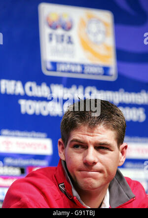 Steven Gerrard, capitaine de Liverpool, prend la parole lors d'une conférence de presse à l'hôtel Royal Park de Yokahama, le samedi 17 décembre 2005, avant la finale du Championnat du monde de football de demain contre le côté brésilien de Sao Paulo. APPUYEZ SUR ASSOCIATION photo. Le crédit photo devrait se lire: Martin Rickett/PA. Banque D'Images