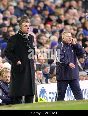 Sam Allardyce, le gérant de Bolton Wanderers, et Sammy Lee, son assistant Banque D'Images