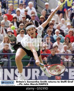 Tennis - Direct Line Insurance International Ladies Championships - Samantha Smith v Steffi Graf Banque D'Images