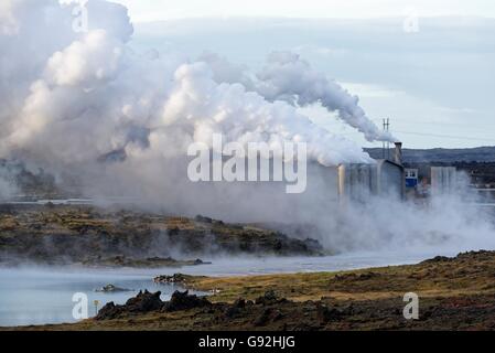 Site de production de sel près de la zone géothermique, Gunnvher près de Grindavik, sud de l'Islande, de l'Europe Banque D'Images