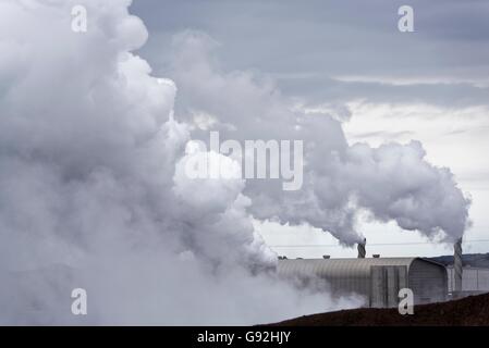 Site de production de sel près de la zone géothermique, Gunnvher près de Grindavik, sud de l'Islande, de l'Europe Banque D'Images