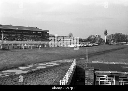 Courses hippiques, Kempton Park. Vue générale de l'hippodrome de Kempton Park Banque D'Images