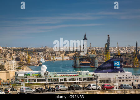 La Valette, Malte - mai 05, 2016 : vue sur le grand port de la valette remparts Banque D'Images