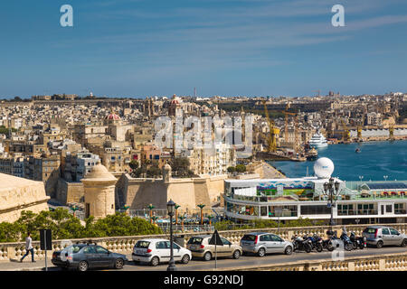 La Valette, Malte - mai 05, 2016 : vue sur le grand port de la valette remparts Banque D'Images