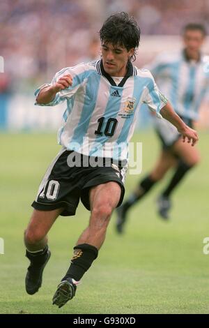 Fanion Argentine Japon - Coupe Du Monde 1998 (France 98) - Pennant Football