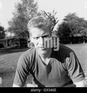 Football - FA 100e anniversaire Match - Angleterre v reste du monde - Angleterre entraînement - Bank of England Ground, Roehampton.Ron Flowers, Angleterre Banque D'Images