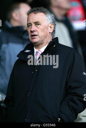 Football - FA Barclays Premiership - Liverpool / Tottenham Hotspur - Anfield. Rick Parry, directeur général de Liverpool Banque D'Images