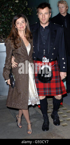 L'hôte Ewan McGregor arrive avec sa femme Eve pour le dîner de nuit Burns en aide à l'association des hôpitaux pour enfants de CLIC Sargent & Children's Hospital Association of Scotland, au 45 St Martins Lane, centre de Londres, le mercredi 25 janvier 2006. APPUYEZ SUR ASSOCIATION photo. Le crédit photo devrait se lire: Steve Parsons/PA Banque D'Images