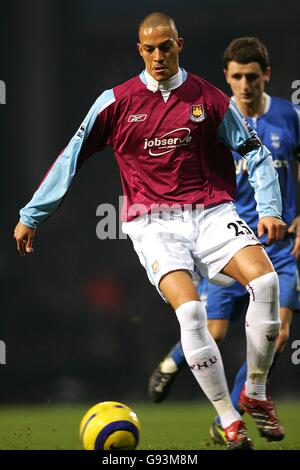 Soccer - FA Barclays Premiership - West Ham United v Birmingham - Upton Park.Bobby Zamora, West Ham United Banque D'Images