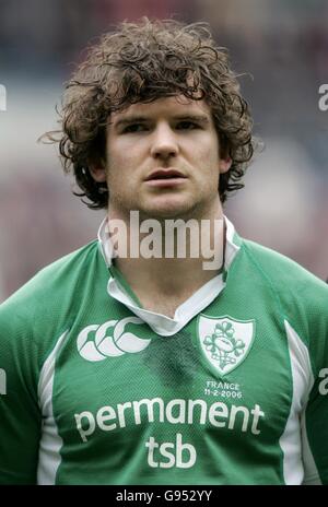 Gordon d'Arcy, de l'Irlande, s'aligne sur le match des RBS 6 Nations au Stade de France, Paris, samedi 11 2006 février. PA photo : David Davies. Banque D'Images