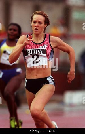 Athlétisme - Jeux BUPA - Gateshead - 400m pour femmes. Alison Curbishley, Grande-Bretagne Banque D'Images