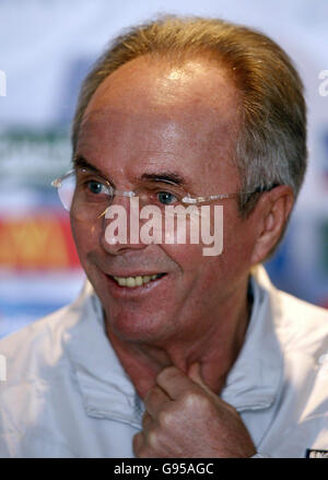 Sven Goran Eriksson, directeur de l'Angleterre, lors d'une conférence de presse à Anfield, Liverpool, le mardi 28 février 2006, avant leur match international amical contre l'Uruguay demain. Voir PA Story FOOTBALL England. APPUYEZ SUR ASSOCIATION photo. Le crédit photo devrait se lire: Martin Rickett/PA. Banque D'Images