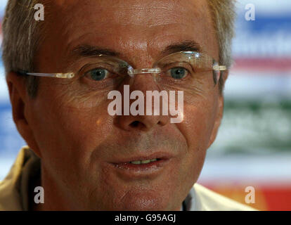 Sven Goran Eriksson, directeur de l'Angleterre, lors d'une conférence de presse à Anfield, Liverpool, le mardi 28 février 2006, avant leur match international amical contre l'Uruguay demain. Voir PA Story FOOTBALL England. APPUYEZ SUR ASSOCIATION photo. Le crédit photo devrait se lire: Martin Rickett/PA. Banque D'Images