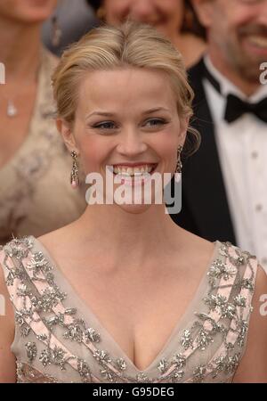 Academy Awards - Oscars - Kodak Theatre.Reese Witherspoon arrive sur le tapis rouge. Banque D'Images