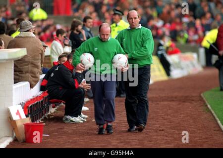 Football - Nottingham Forest v Crystal Palace -avant le match -.Archie Gemmill/Liam O'Kane -Forêt Banque D'Images