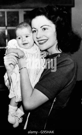 Film - L'actrice britannique - Margaret Lockwood - 1943 Banque D'Images