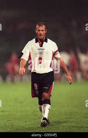 Football - qualification Euro 2000 - Groupe 5 - Luxembourg / Angleterre. Alan Shearer, Angleterre Banque D'Images