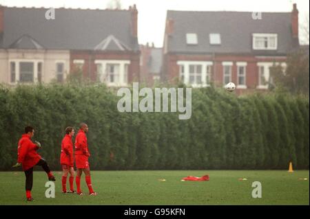 Soccer - FA Premiership Carling - Pierre van Hooijdonk Banque D'Images