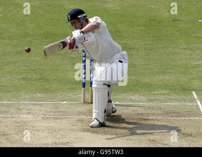 Paul Collingwood, de l'Angleterre, en action contre l'Inde au cours de la deuxième journée du premier match de test au terrain de l'Association de cricket de Vidarbha, Nagpur, Inde, le jeudi 2 mars 2006. APPUYEZ SUR ASSOCIATION photo. Crédit photo devrait se lire: Rebecca Naden/PA. Banque D'Images