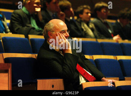 L'ancien chef conservateur écossais David McLetchie lors de la conférence du parti à Perth, le vendredi 3 2006 mars. Voir PA Story POLITIQUE Tories. APPUYEZ SUR ASSOCIATION photo. Le crédit photo devrait se lire comme suit : David Cheskin/PA Banque D'Images