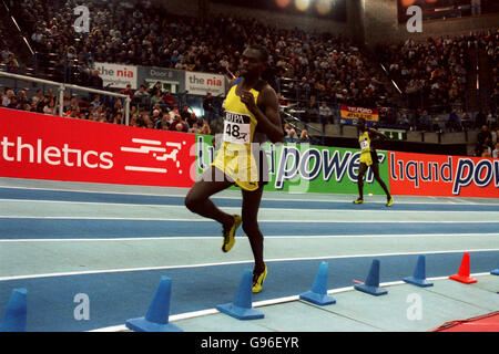 Athlétisme - Grand Prix intérieur BUPA - Birmingham.Daniel Komen du Kenya en compétition dans le 2000m masculin Banque D'Images