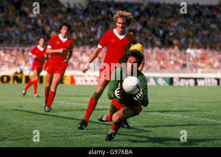 Football - Charity Shield - Liverpool / Arsenal. Ray Clemence, gardien de but de Liverpool Banque D'Images