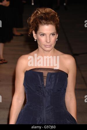 Vanity Fair Post Oscars Party - Mortons Restaurant. Sandra Bullock arrive sur le tapis rouge. Banque D'Images