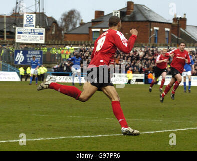 Nathan Tyson, de Nottingham Forest, célèbre le deuxième but Banque D'Images