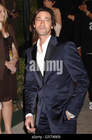 Vanity Fair Post Oscars Party - Mortons Restaurant. Adrien Brody arrive sur le tapis rouge. Banque D'Images