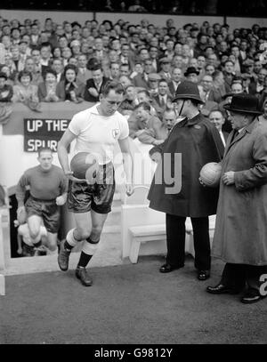 Football - football League Division One - Tottenham Hotspur v Leeds United - White Hart Lane. Harry Clarke, Tottenham Hotspur Banque D'Images