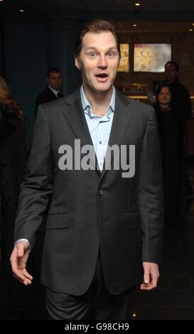 Starof le film David Morrissey arrive pour la première mondiale de 'Basic instinct II: Risk addiction', au vue, Leicester Square, centre de Londres, le mercredi 15 mars 2006. Voir l'histoire de PA SHOWBIZ Stone. APPUYEZ SUR ASSOCIATION photo. Le crédit photo devrait se lire comme suit: Ian West/PA ... PIERRE DE SHOWBIZ ... 15-03-2006 ... Londres ... ROYAUME-UNI ... APPUYEZ SUR ASSOCIATION photo. Le crédit photo devrait se lire comme suit : Ian West/PA. Référence unique no 3330337 Banque D'Images