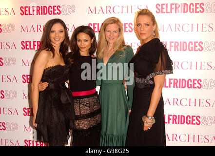 Les designers Georgina Chapman (à gauche) et Keren Craig (à droite) avec Thandie Newton (deuxième à gauche) et Alana Weston arrivent à la fête de lancement VIP du printemps/été 2006 de Marchesa, à Selfridges, dans le centre de Londres, le mercredi 22 mars 2006. Marchesa est une marque britannique de couture fondée par Chapman et Craig en 2004. APPUYEZ SUR ASSOCIATION photo. Le crédit photo devrait se lire: Anthony Harvey/PA Banque D'Images