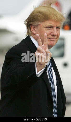 Visite de Donald Trump en Écosse.Le magnat AMÉRICAIN des affaires Donald Trump arrive à l'aéroport d'Aberdeen, en Écosse. Banque D'Images