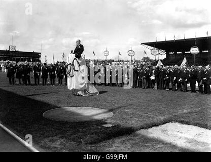 Jeux Olympiques de 1924 - cérémonie d'ouverture - Stade Colombes.La cérémonie d'ouverture des Jeux Olympiques de 1924. Banque D'Images