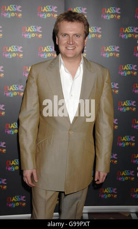 Aled Jones à la réaction classique 2006 concert-bénéfice pour SOS Villages d'enfants et la lecture d'Alive Foundation au Royal Albert Hall à Londres. Banque D'Images