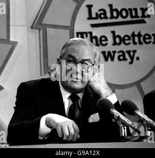 Le premier ministre, M. James Callaghan lors d'une conférence de presse à Transports House de Londres, que l'élection générale entre dans sa dernière semaine. M. Callaghan a émis un message final pour les candidats du travail dans lequel il a branché le message de LAbour que les conservateurs avaient promis plus d'alors ils peuvent livrer'. Banque D'Images